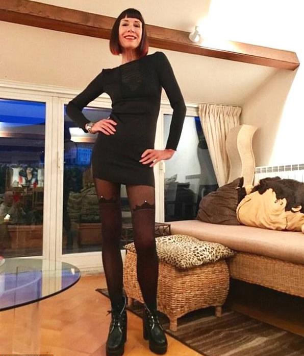 70歲奶奶保持少女身材，喜歡健身果蔬及每晚一瓶紅酒！