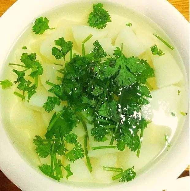 大蒜加冰糖泡水喝 這個作用厲害了 很多人還不知道，趕快試試