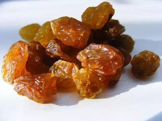 一直把葡萄乾當零食吃，現在才知道，原來我的病都是因為它才悄悄改善的