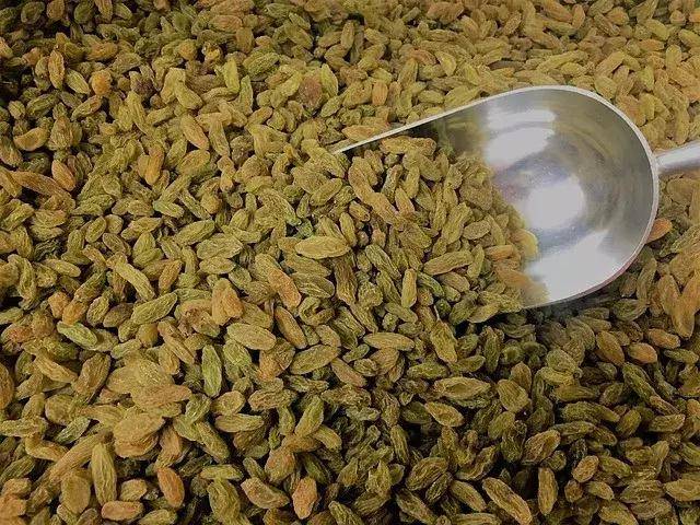 一直把葡萄乾當零食吃，現在才知道，原來我的病都是因為它才悄悄改善的