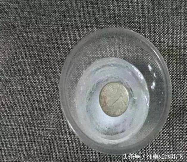 為什麼出門前一定要放一枚硬幣在冰箱裡？現在知道還來得及！