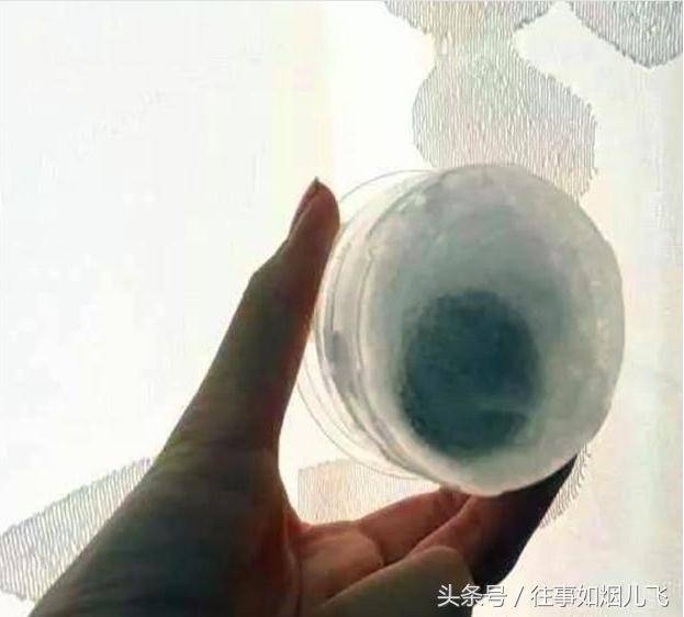 為什麼出門前一定要放一枚硬幣在冰箱裡？現在知道還來得及！