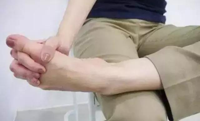 足背拉一拉，活到98！老中醫絕學，比按摩還有效！