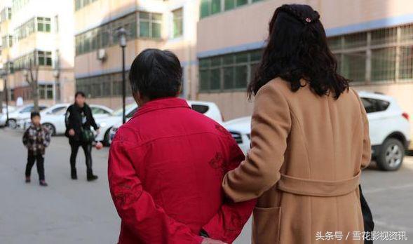大姑姐結婚三個月不回門，婆婆前去探望，看見大姑姐婆婆不走了