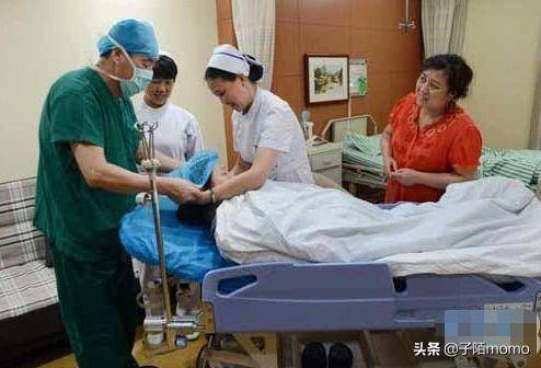 丈夫帶懷孕小三回家，婆婆說誰生兒子誰留下，小三聽見後落荒逃跑