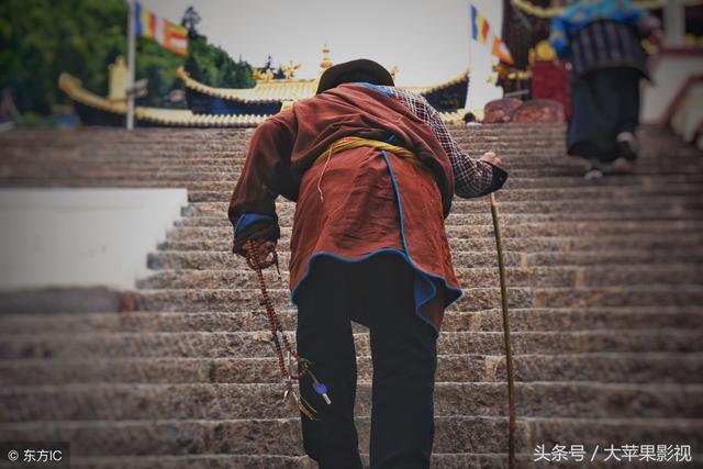 母親去世後，兄弟爭遺產，親戚指了指養女，最後都無話可說