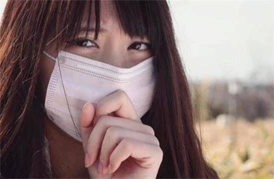 婆家窮娘家富，俺把媽的舊衣送婆婆，下班回家推開門，如遭雷擊