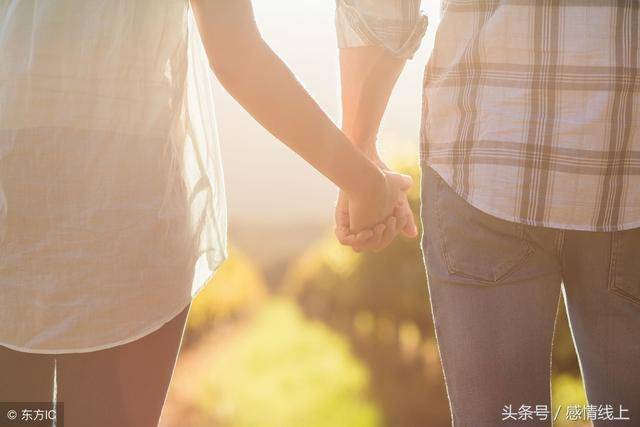 我去國外打工三年才回家，剛進門一個一歲多的男孩叫我爸爸
