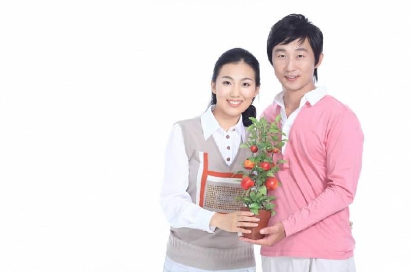 為給兒子買房我去做保姆，接到兒子的簡訊，我淚流滿面