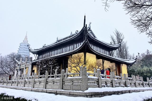 女兒生孩子我去探望，吃飯時看了眼飯桌，我含淚留下了五萬