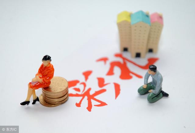 女兒生孩子我去探望，吃飯時看了眼飯桌，我含淚留下了五萬