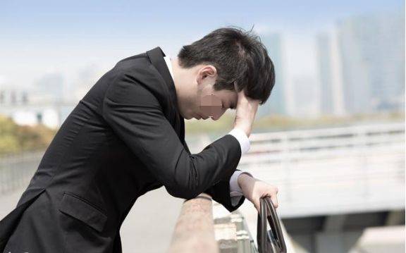 入贅5年沒回家，老婆每月給我媽寄3千，偶然回趟家，我恨透老婆...這是一生的痛