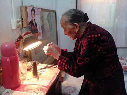 帶5歲女兒凈身出戶 20年後前夫來參加女兒婚禮 我輕蔑一笑