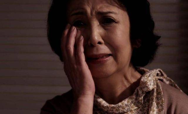 帶5歲女兒凈身出戶 20年後前夫來參加女兒婚禮 我輕蔑一笑