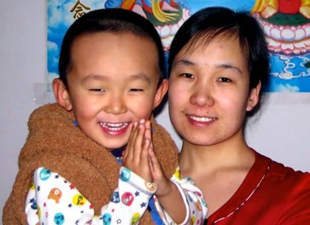 「外出賺錢，還是在家帶孩子？」李嘉誠一句話驚醒千萬家長...