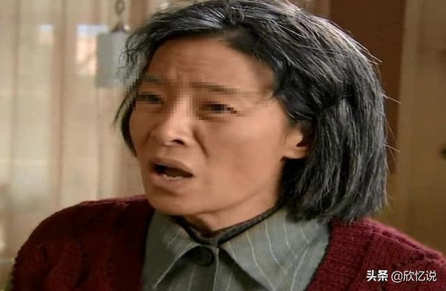 老婆每月給岳母三千給俺媽一千，母親來找俺說理，俺攆她回老家