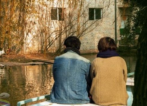 男子出軌後離婚，每月給前妻打五千塊錢，一年後婆婆過來才知真相