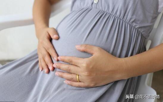 懷孕後，女子回娘家養胎，門口聽到對話，她感動落淚