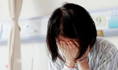 婆婆再婚對象跟我同歲，老公不在家，醒來睜開眼我如吃蒼蠅般噁心