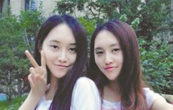 出嫁的兩個女兒回娘家，母親嫌貧愛富，區別對待，兒子指責拎不清