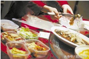孩子滿月收十萬禮金，酒席結束發現少兩萬，打開媽帶的包，我離婚了！