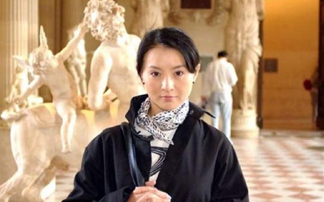 53歲武打女星李賽鳳近照曝光！曾經最美「霸王花」如今長成這樣！