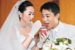 被陳凱歌稱為「兩岸三地第一美人」，嫁入豪門後，一年遭7次家暴!