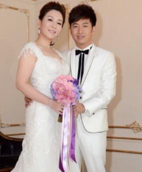 47歲張秀卿「再婚小12歲嫩夫」3年不給碰！曾為「求子」暴肥的她自卑坦言…超心疼！