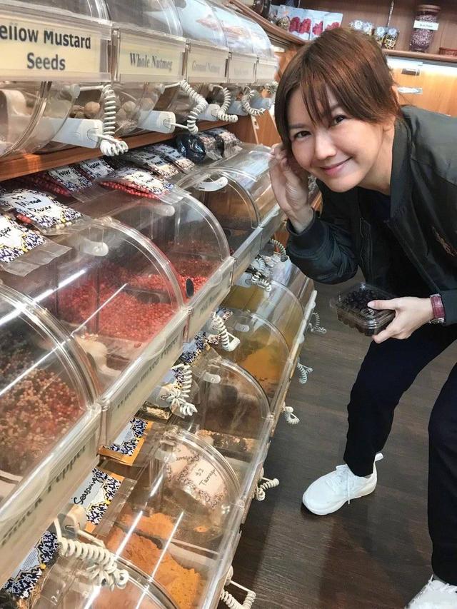 孫燕姿近照曝光，素顏出鏡，產後八個月身材已完全恢復！