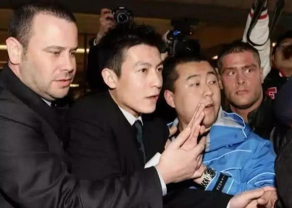 十年前曝光陳冠希的秘密，讓阿嬌張柏芝被迫退圈，如今他遭報應了