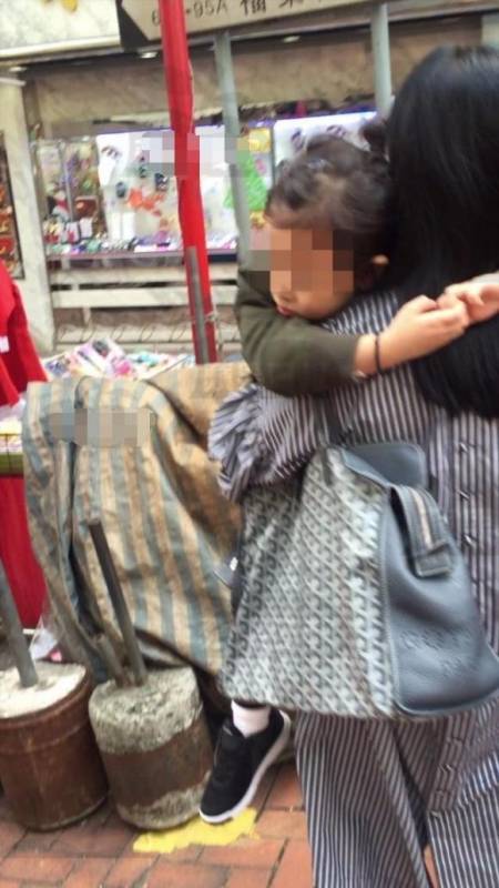 劉德華全家照曝光，妻子越來越美艷，6歲女兒比甜馨還萌！