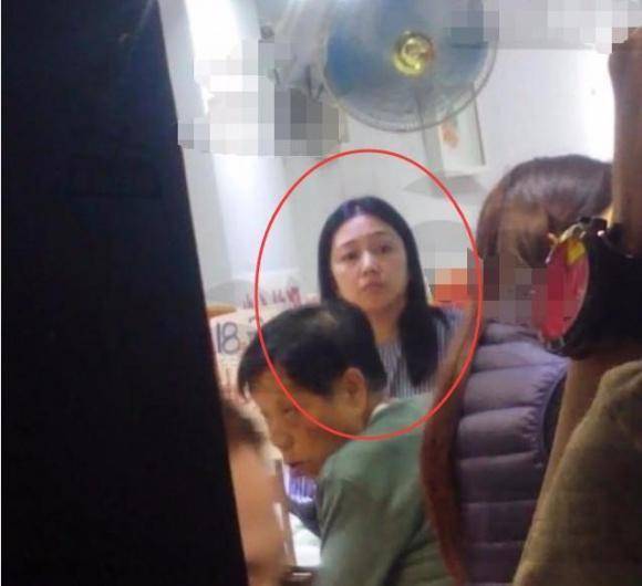 劉德華全家照曝光，妻子越來越美艷，6歲女兒比甜馨還萌！