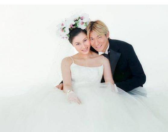 劉德華全家照曝光，妻子越來越美艷，6歲女兒比甜馨還萌！
