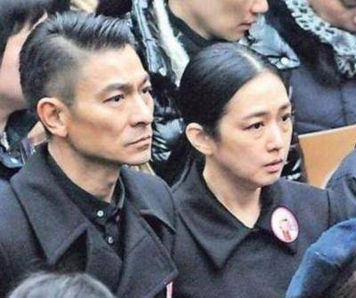 劉德華全家照曝光，妻子越來越美艷，6歲女兒比甜馨還萌！