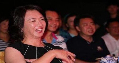 為保命放棄形象，不再服用激素藥物，金星51歲快要變成老爺爺！