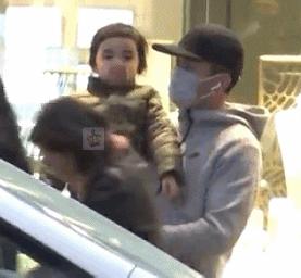小糯米撒嬌融化爸爸，港媒曝楊冪劉愷威不分家再見亦是「夫妻」