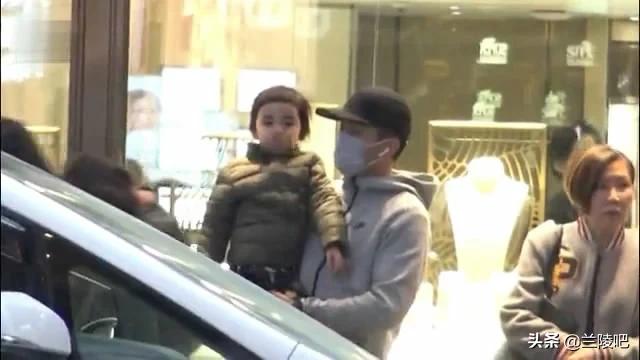小糯米撒嬌融化爸爸，港媒曝楊冪劉愷威不分家再見亦是「夫妻」