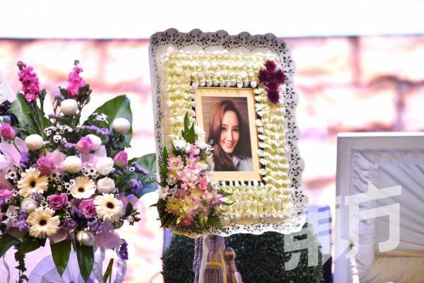 Emily江倩齡老公沉默2日後「首次公開婚紗照」, 發文698字告白今生摯愛~ 謝謝他曾讓天使幸福過