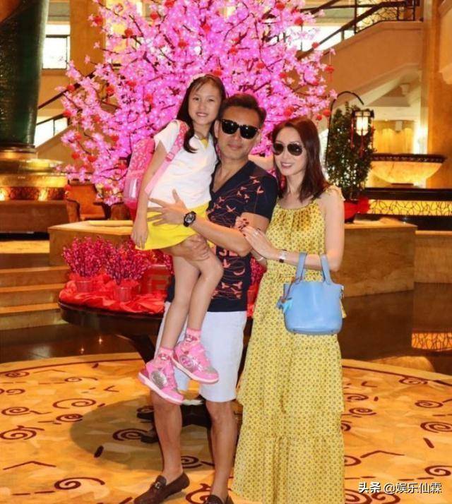 郭可盈下廚犒勞林文龍，豪門出身的她，連煮麵都「壕」氣十足！