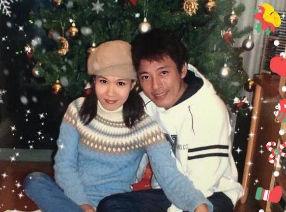 54歲呂頌賢近照曝光，隱藏了11年的美麗老婆，原來是大家熟悉的她