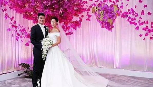 58歲彭雪芬近照曝光，曾不顧術後出血孤身與綁匪交涉，3次糾纏勇敢救夫！人生太傳奇！
