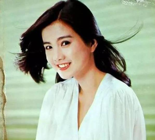 58歲彭雪芬近照曝光，曾不顧術後出血孤身與綁匪交涉，3次糾纏勇敢救夫！人生太傳奇！