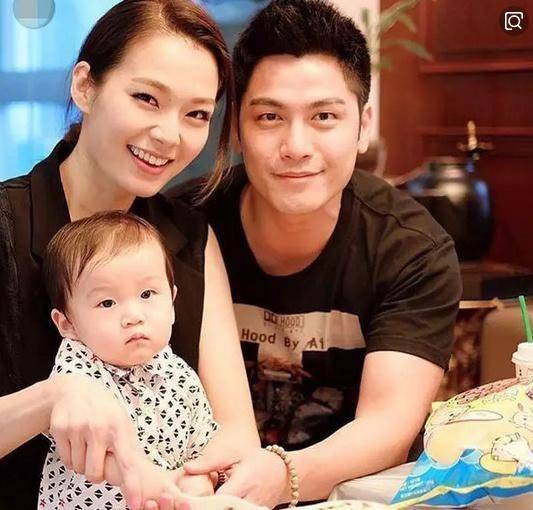 繼楊冪後某港姐離婚！曾為上位「討好」曾志偉，對黃秋生大獻殷勤