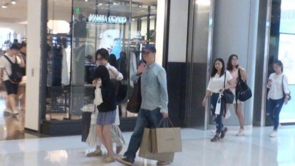54歲關詠荷近照曝光！嫁給張家輝14年，協助丈夫賺得上億身家！如今模樣竟變成這樣！
