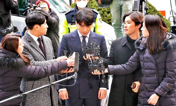 勝利憔悴現身受審8小時 鄭俊英偷拍淫片恐判入獄