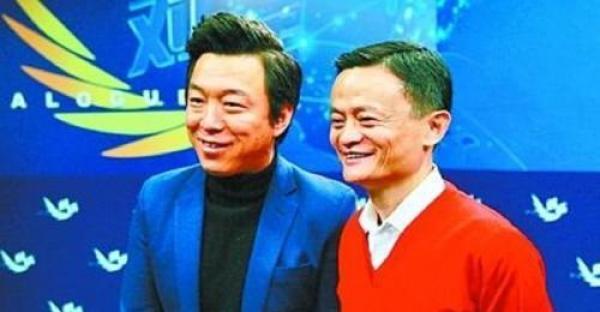 黃渤情商有多高？被馬雲問：你覺得我顏值咋樣？黃渤答完馬雲大笑！