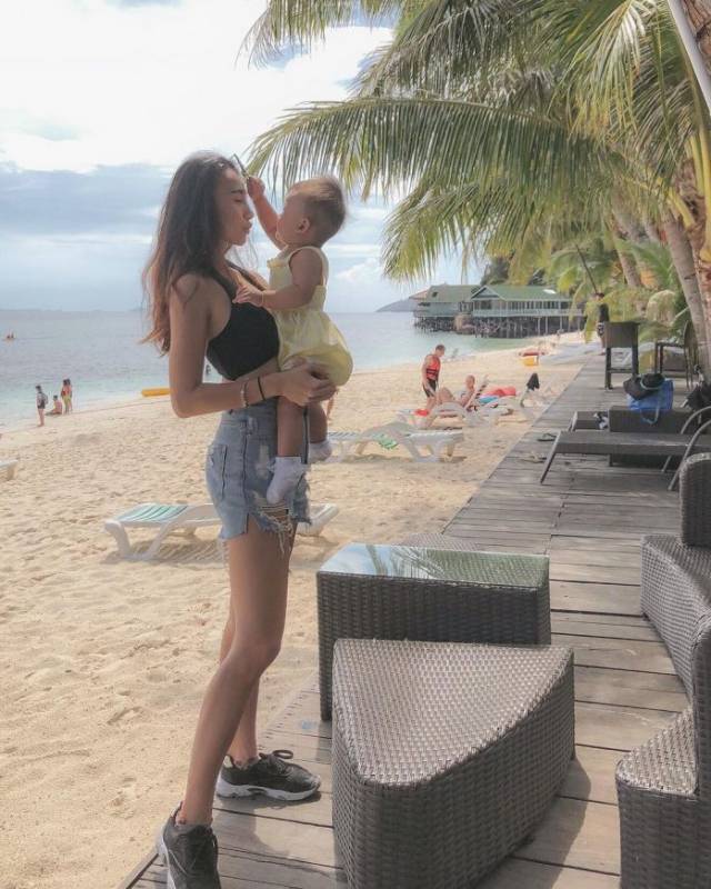 【超級辣媽！】林明禎29歲姐姐已是1個孩子的媽！產後33D身材依然辣翻！