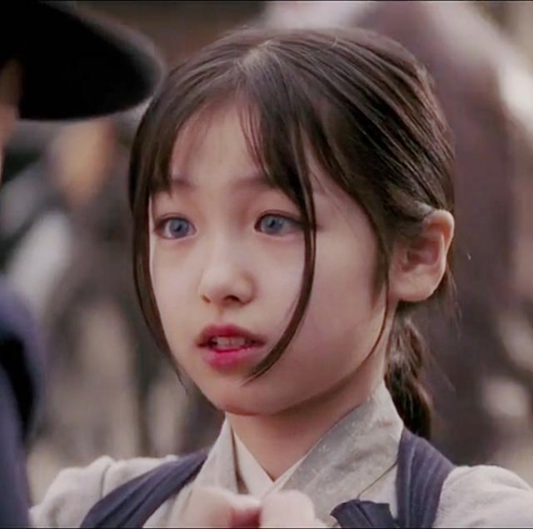 《藝伎回憶錄》裡那個驚為天人的小千代現在長什麼樣子了?