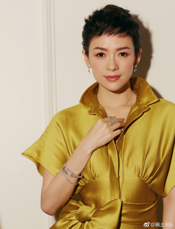 章子怡23歲舊照曝光「完全0修圖」美麗樣貌讓網友驚嘆：生來就註定當美女！