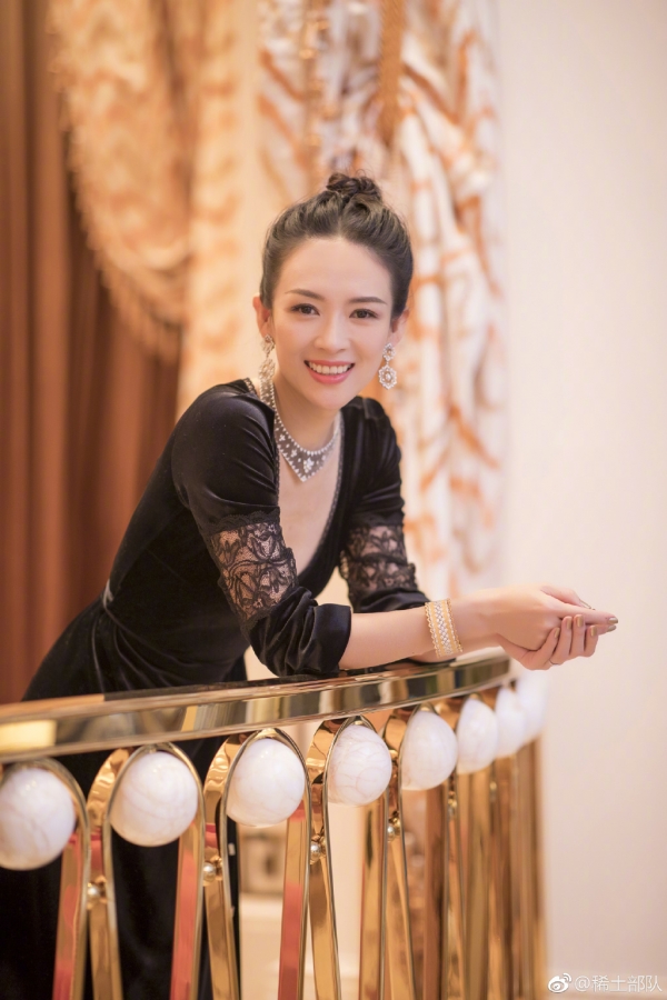 章子怡23歲舊照曝光「完全0修圖」美麗樣貌讓網友驚嘆：生來就註定當美女！